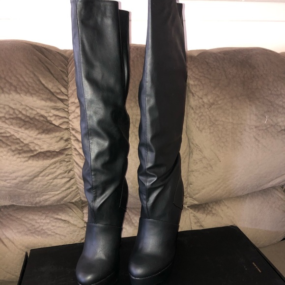 Victoria’s Secret Boots - Picture 5 of 6